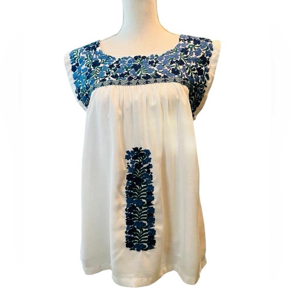 J.Marie Floral Embroidered Blue and White Lined Sleeveless Top Size Small